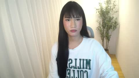 leighs_celine online show from July 2026 05:53:02 PM