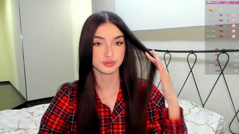 Leila online show from January 2025 08:17:02 PM