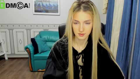 Snapshot of leila_morriss chatting on December 2024 08:07:02 PM Leila Morriss online show from December 2024 08:07:02 PM