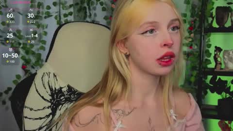 Snapshot of leiladwight chatting on February 2026 03:39:02 PM Leila online show from February 2026 03:39:02 PM