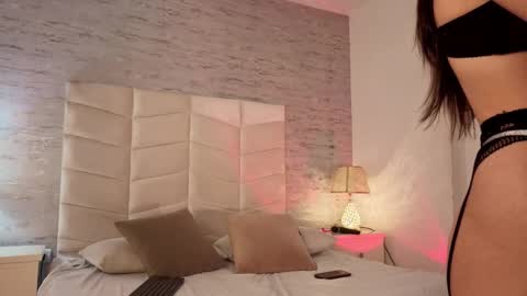 Leizathompson online show from February 2026 05:11:01 PM