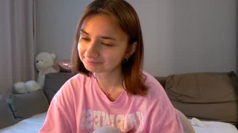 Snapshot of lelia_vibe chatting on July 2026 04:19:01 AM Lelia online show from July 2026 04:19:01 AM