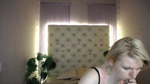 Lena online show from December 2024 07:04:02 AM