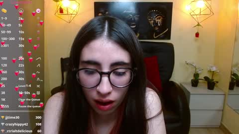 Snapshot of lena_roses chatting on January 2025 12:36:02 AM Lena online show from January 2025 12:36:02 AM