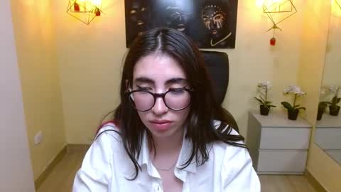 Snapshot of lena_roses chatting on February 2025 10:17:02 PM Lena online show from February 2025 10:17:02 PM