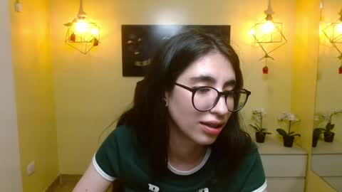 Snapshot of lena_roses chatting on March 2025 12:59:02 AM Lena online show from March 2025 12:59:02 AM