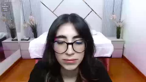 Snapshot of lena_roses chatting on September 2025 09:15:01 PM Lena online show from September 2025 09:15:01 PM