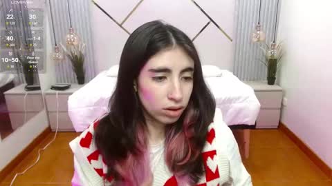 Snapshot of lena_roses chatting on September 2025 08:30:01 PM Lena online show from September 2025 08:30:01 PM