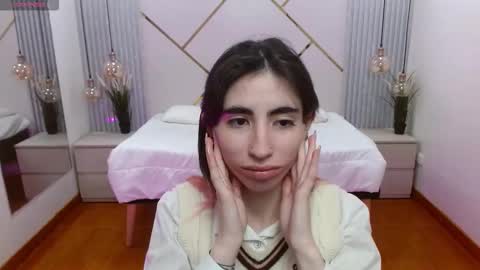 Snapshot of lena_roses chatting on September 2025 07:48:01 PM Lena online show from September 2025 07:48:01 PM