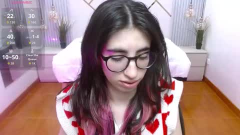 Snapshot of lena_roses chatting on September 2025 08:35:02 PM Lena online show from September 2025 08:35:02 PM
