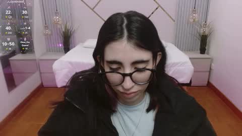 Snapshot of lena_roses chatting on September 2025 08:35:01 PM Lena online show from September 2025 08:35:01 PM