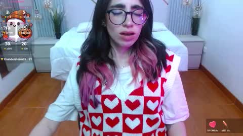 Snapshot of lena_roses chatting on October 2025 08:29:01 PM Lena online show from October 2025 08:29:01 PM