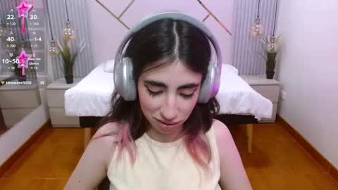 Lena online show from November 2025 06:40:02 PM