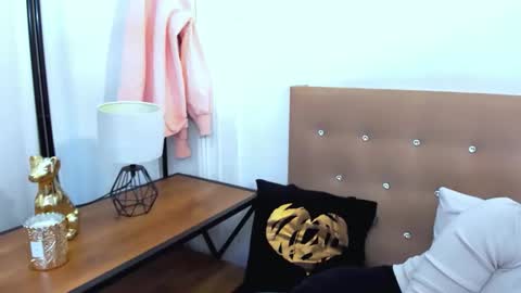 Snapshot of lena_sexi chatting on October 2025 06:40:01 PM lena_sexi online show from October 2025 06:40:01 PM
