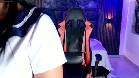 lenna_s online show from November 2025 11:16:01 PM