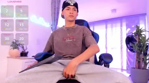 Lenner INDEPENDENT MODEL online show from April 2026 03:26:02 PM