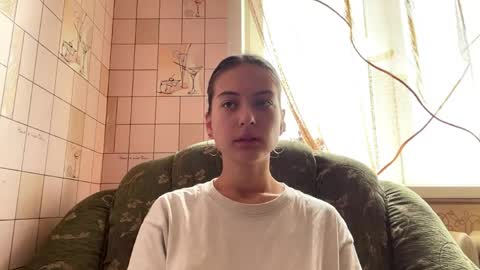 Snapshot of lenniepennachio chatting on May 2026 07:15:02 AM Hellomy name is Natalyits my first day here nice to meet you Give me 50 thumbs ups online show from May 2026 07:15:02 AM