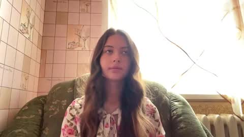 Snapshot of lenniepennachio chatting on June 2026 07:32:02 AM Hellomy name is Natalyits my first day here nice to meet you Give me 50 thumbs ups online show from June 2026 07:32:02 AM