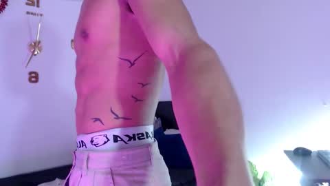 Snapshot of lenseu chatting on December 2025 02:12:02 PM LENSEU online show from December 2025 02:12:02 PM