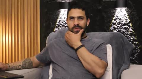 Leo  Diaz online show from January 2026 10:52:01 PM