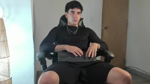 Snapshot of leo_jones389 chatting on July 2026 11:33:01 PM Leo Jones online show from July 2026 11:33:01 PM