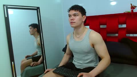 leo_morris online show from December 2024 01:47:01 PM