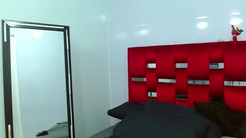 leo_morris online show from January 2025 04:22:01 PM