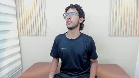 Snapshot of leo_sanz6 chatting on May 2026 12:11:02 PM LEO online show from May 2026 12:11:02 PM