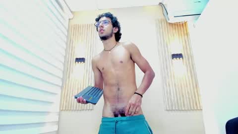 Snapshot of leo_sanz6 chatting on May 2026 01:29:02 PM LEO online show from May 2026 01:29:02 PM