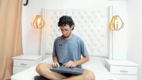 Snapshot of leo_sanz6 chatting on June 2026 12:17:01 PM LEO online show from June 2026 12:17:01 PM