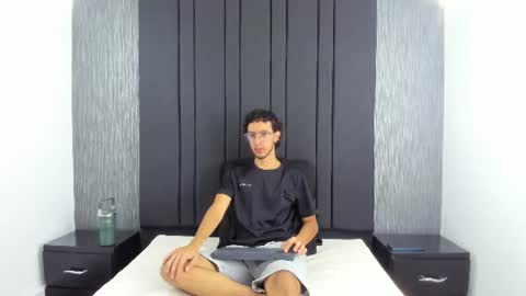 Snapshot of leo_sanz6 chatting on July 2026 12:20:02 PM LEO online show from July 2026 12:20:02 PM