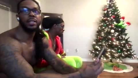 Snapshot of leobrixxx chatting on December 2024 03:40:02 AM leobrixxx online show from December 2024 03:40:02 AM
