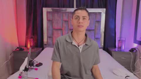 Snapshot of leomonnroe chatting on February 2026 05:22:02 PM leomonnroe online show from February 2026 05:22:02 PM