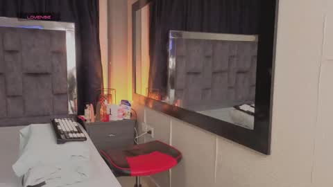 Snapshot of leomonnroe chatting on March 2026 05:30:01 PM leomonnroe online show from March 2026 05:30:01 PM