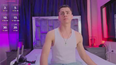 Snapshot of leomonnroe chatting on March 2026 05:17:01 PM leomonnroe online show from March 2026 05:17:01 PM