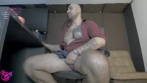 Snapshot of leon_1717 chatting on July 2026 02:13:02 AM Leon online show from July 2026 02:13:02 AM