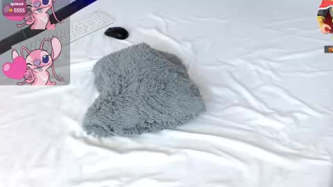 LUCY online show from February 2025 11:46:01 PM