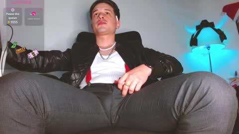 iam leonal online show from December 2024 08:01:02 PM