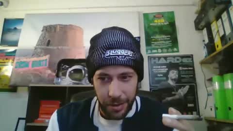 leonidascum online show from December 2025 01:08:01 PM