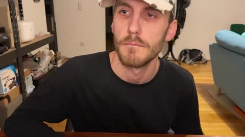 Snapshot of leonvampire chatting on December 2024 04:05:02 PM Leon online show from December 2024 04:05:02 PM