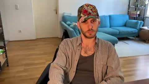 Snapshot of leonvampire chatting on April 2026 10:41:02 AM Leon online show from April 2026 10:41:02 AM