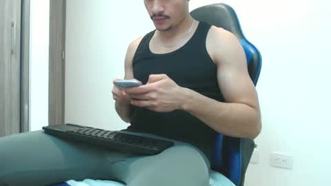 leostorm25 online show from October 2025 11:02:01 PM