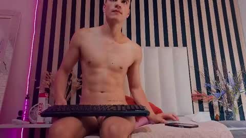 Snapshot of leotease chatting on May 2026 12:07:01 AM leotease online show from May 2026 12:07:01 AM