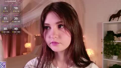 Nicole Moore online show from November 2025 03:00:02 PM