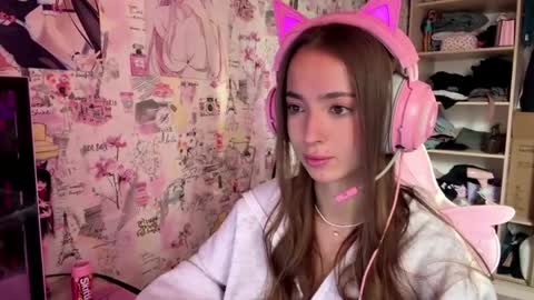 Lesya online show from April 2026 10:18:01 PM