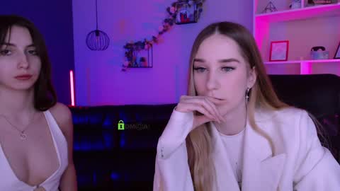 leslie_bird online show from March 2026 08:48:01 AM