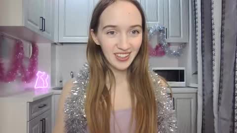 Snapshot of leslie_my_lovee chatting on December 2024 11:07:02 PM  LESLIE   online show from December 2024 11:07:02 PM