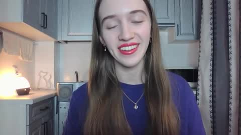 Snapshot of leslie_my_lovee chatting on September 2025 07:19:02 PM  LESLIE   online show from September 2025 07:19:02 PM