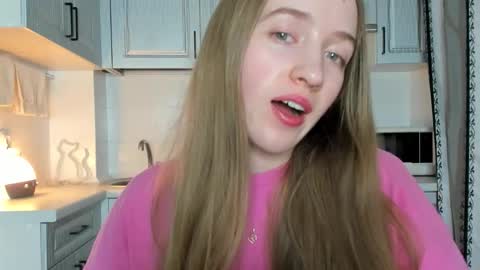 Snapshot of leslie_my_lovee chatting on October 2025 09:26:01 PM  LESLIE   online show from October 2025 09:26:01 PM