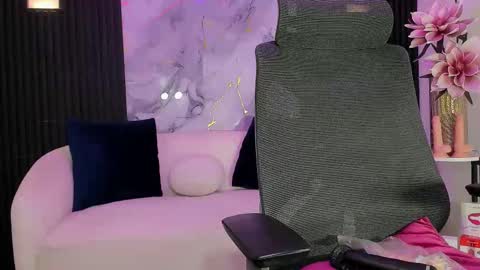 Lesly  online show from September 2025 03:22:01 AM